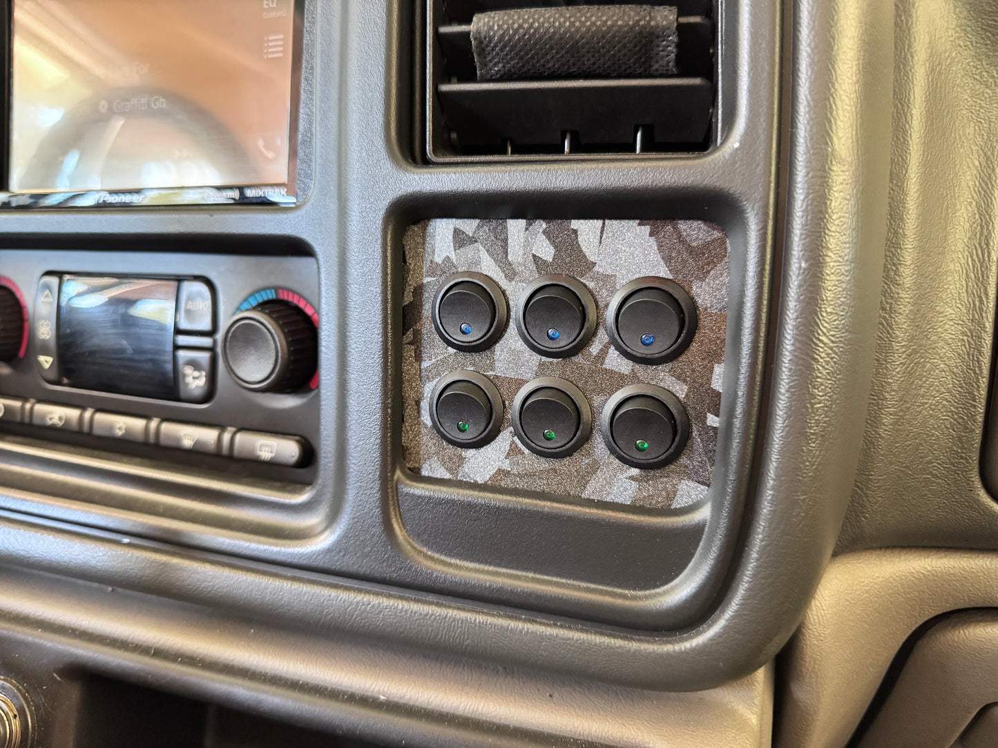 2000-2006 Tahoe/Suburban/Silverado Cubby Switch Plate With