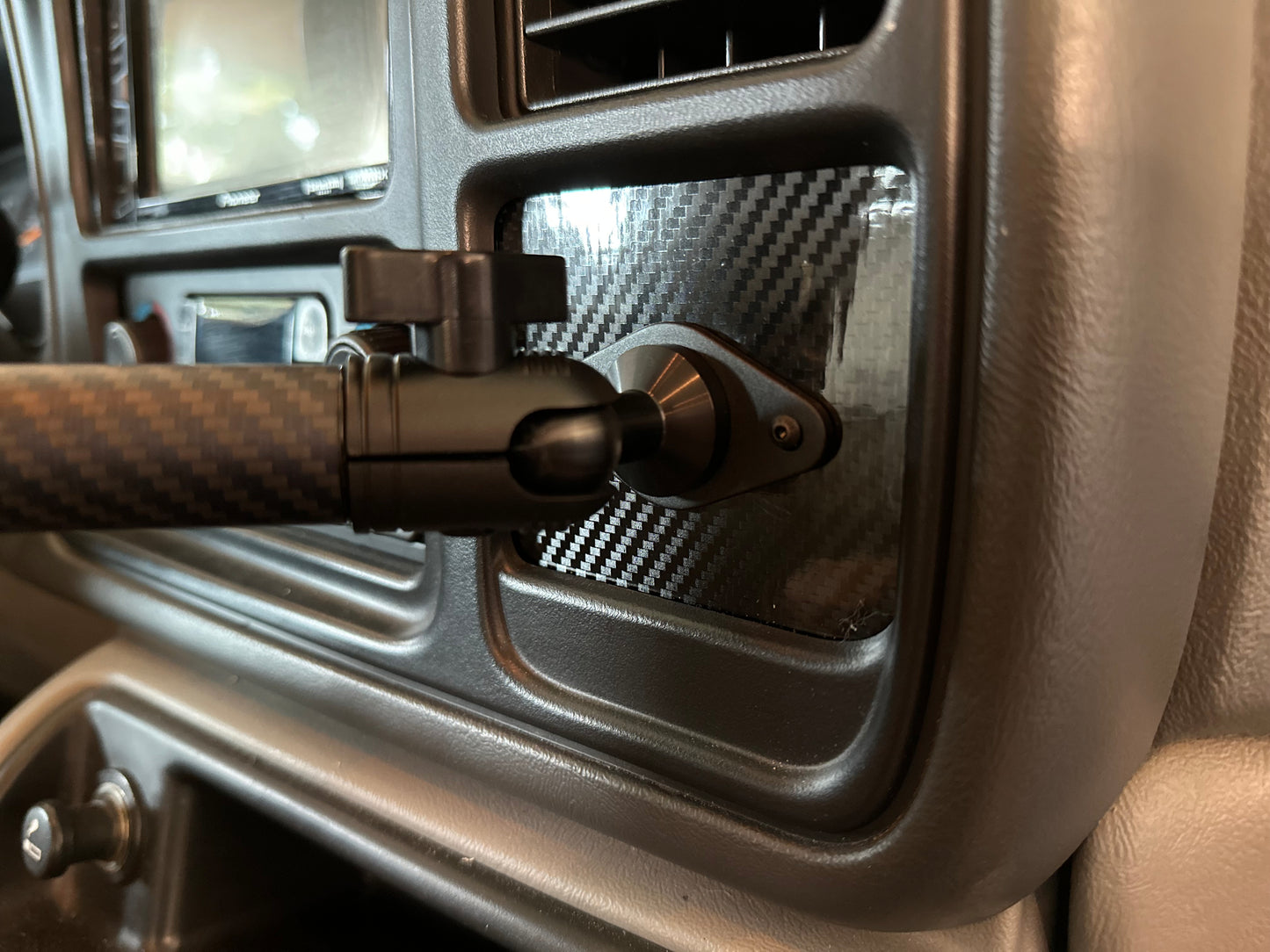 20mm & 1" Ball Cubby Replacement for 2000-2006 Tahoe/Suburban/Silverado/Yukon/Sierra/GMT800 Cubby Accessory Mount Point Upgrade (Copy)